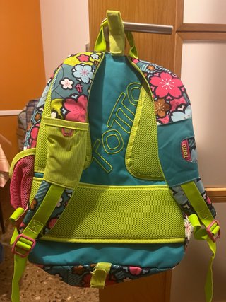 Mochila escolar con estampado floral