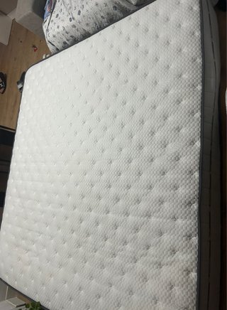 Colchón 180x200 cm,grosor 28 centímetros casinuevo