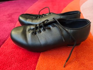 Zapatos de claqué SANTSIM negros