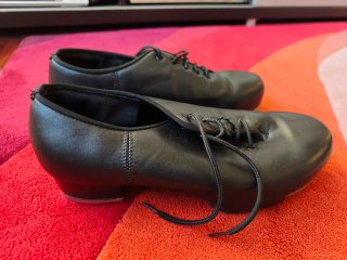 Zapatos de claqué SANTSIM negros