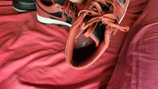 Zapatillas Jordan Rojas y Negras