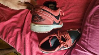 Zapatillas Jordan Rojas y Negras