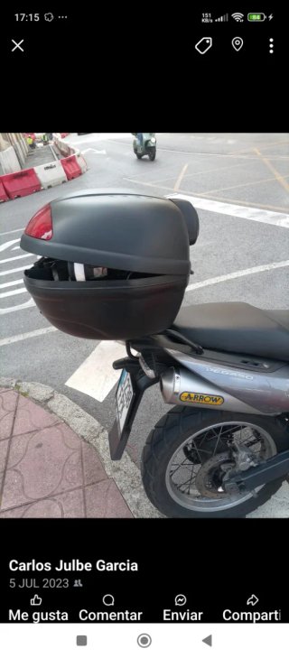Aprilia Moto Adventure Negra y Gris