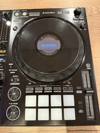 Pioneer DDJ-1000 en caja + maletín + protector
