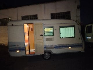 Caravana Adria 750kg con Avance