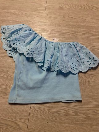 Top Zara manga volante asimétrico talla niña 9-10