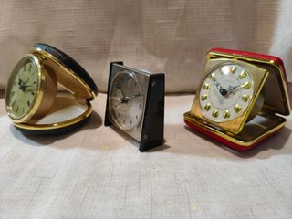 3 despertadores vintage: 2 Peter, 1 Europa