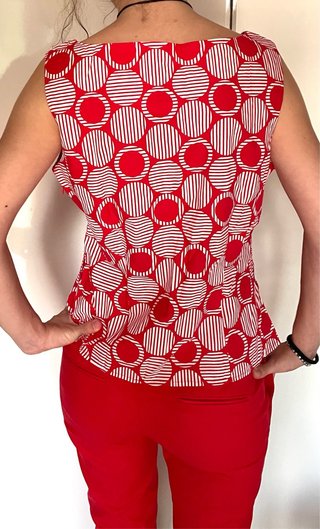 Blusa smanicata fantasia geometrica EUR 40