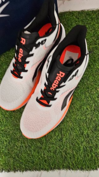 Zapatillas Reebok Talla 45 Naranja y Blanco