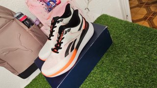 Zapatillas Reebok Talla 45 Naranja y Blanco
