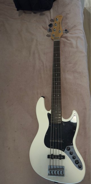 Bajo Marcus Miller V3 5 AWH 2ª Gen 5 Cuerdas