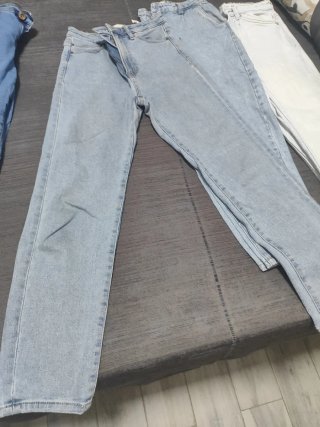 Lote 4 Vaqueros Stradivarius Talla 36/38 lote 20€