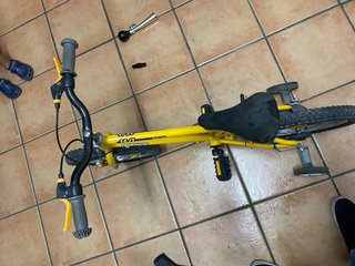 Bicicleta infantil Decathlon 16 amarilla