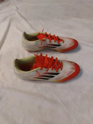 Zapatos de fútbol Adidas talla 43