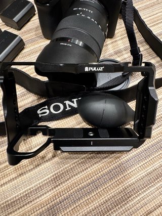 Sony a6700 + Objetivo 18-135mm + Accesorios