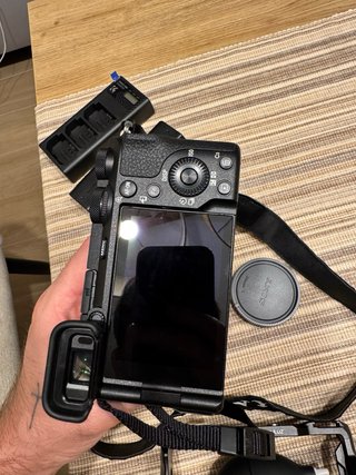 Sony a6700 + Objetivo 18-135mm + Accesorios