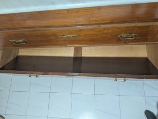 Cómoda antigua madera y mármol