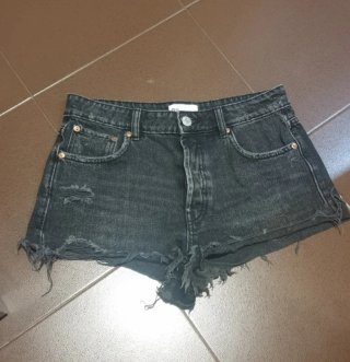 Shorts vaqueros Zara negros desgastados