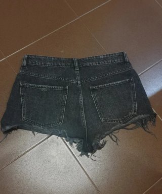 Shorts vaqueros Zara negros desgastados