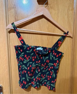 Top corto estampado cerezas