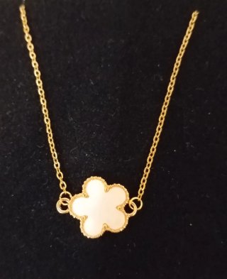 Collana fiore bianco acciaio dorato