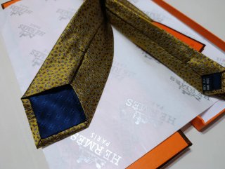 Corbata Hermes Dorada con Diseño