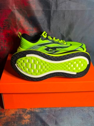 Nike Vomero Plus Ekiden Scarpe da Corsa