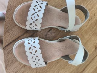 Sandalias niña Conguitos blancas talla 28