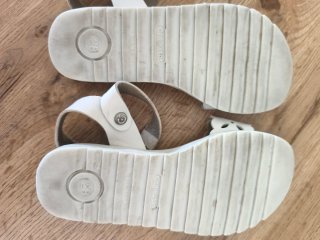 Sandalias niña Conguitos blancas talla 28