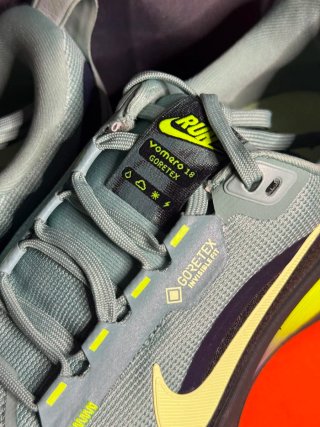Nike Vomero 18 Gore-Tex Scarpe da Corsa