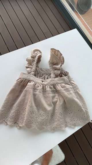 Blusa Zara Kids bege com folhos nunca usado
