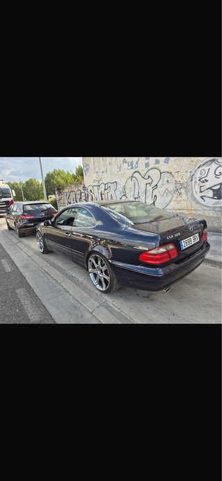 Mercedes-Benz  CLK 2002