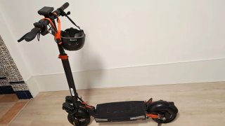 Monopatín Eléctrico con Pantalla LED