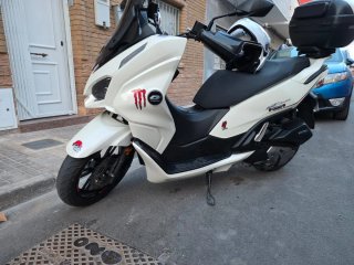 Moto Scooter 125cc Blanca