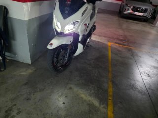 Moto Scooter 125cc Blanca