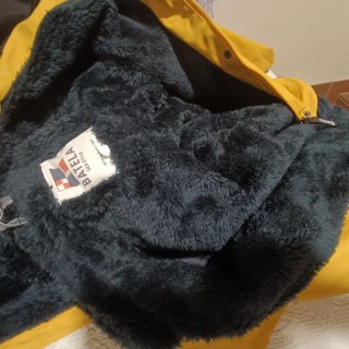 Chaqueta amarilla Batela chica