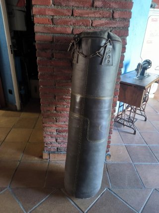 Saco de boxeo de cuero