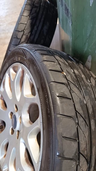 4 Llantas Ford Focus 16 5 Tornillos