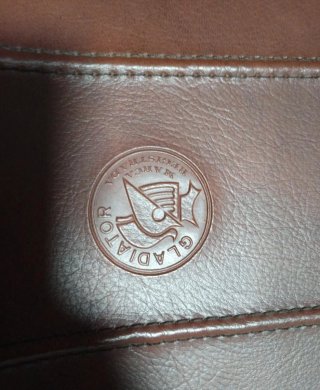 Maleta vintage de cuero marrón