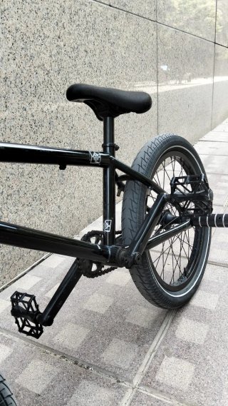 Bicicleta BMX negra fitbikeco.