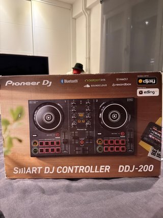 Controlador DJ Pioneer DDJ-200