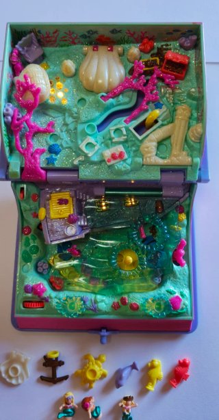 Polly Pocket Sparkling Mermaid Kingdom  1995
