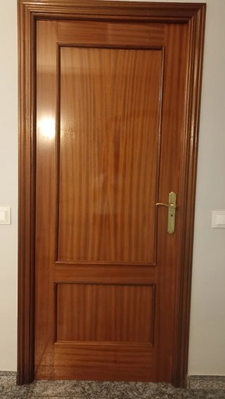 Puerta de madera
