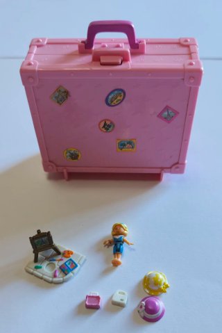 Polly Pocket Polly in Paris Bluebird Mattel 1996