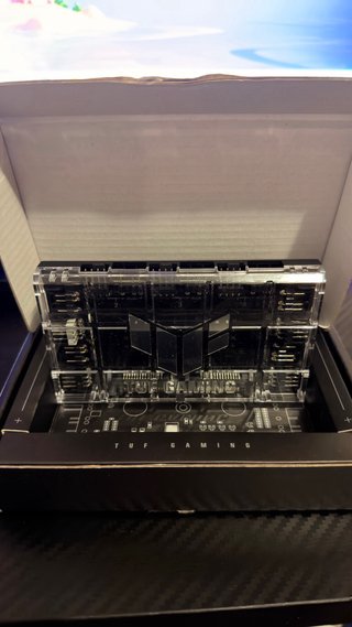 Hub Ventilador Tuf Gaming ARGB PWM