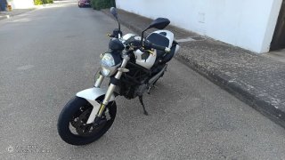 Ducati Monster 696 Naked Blanca