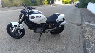 Ducati Monster 696 Naked Blanca