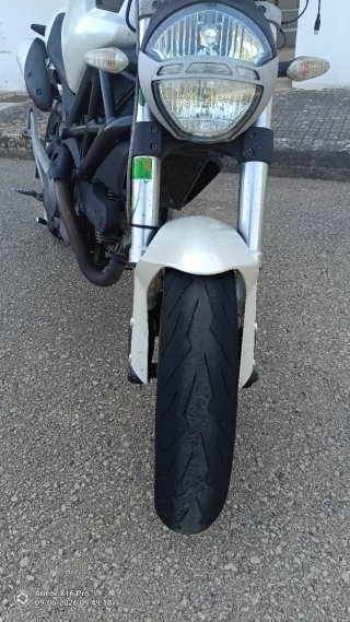 Ducati Monster 696 Naked Blanca