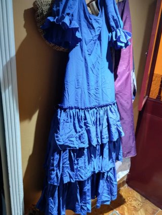 Traje de flamenca azul volantes