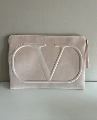 A ESTRENAR. Bolso Clutch Valentino.Funda ordenador